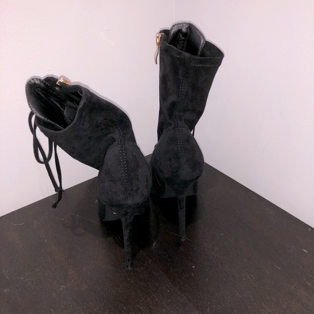Heels - Picture 5 of 6